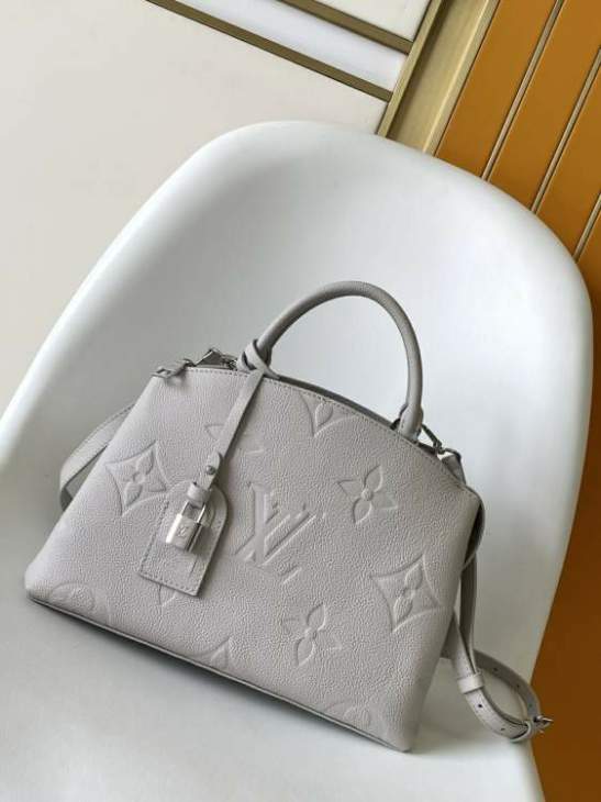 Picture of Louis Vuitton Handbags _SKUfw220856153fw